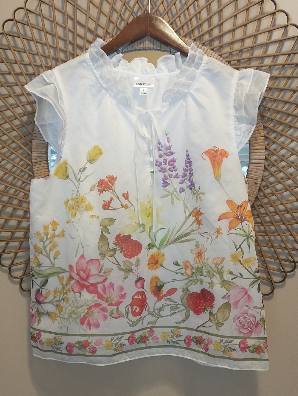 NWOT! Bailey/44 Sleeveless Floral Top Size Large White/Multicolor